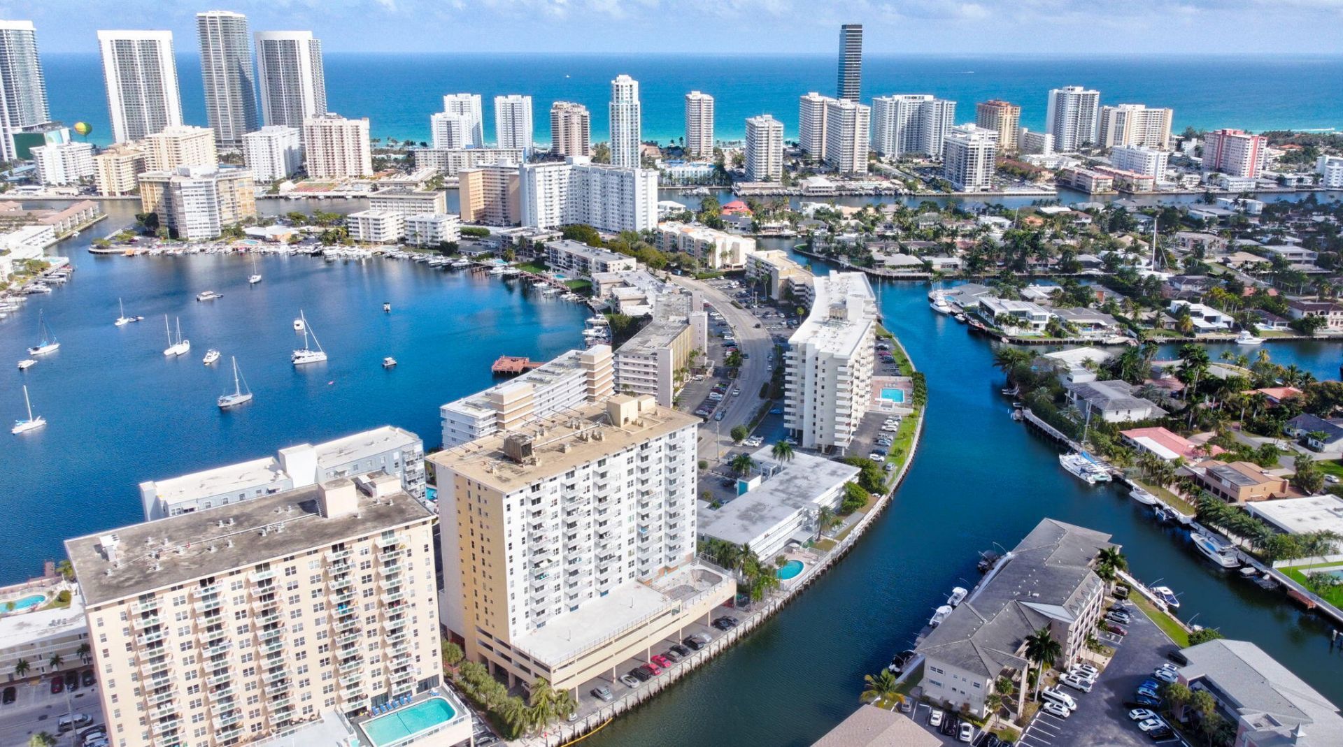 427 Golden Isles Drive, Unit 5j, Hallandale Beach, FL 33009 Photo