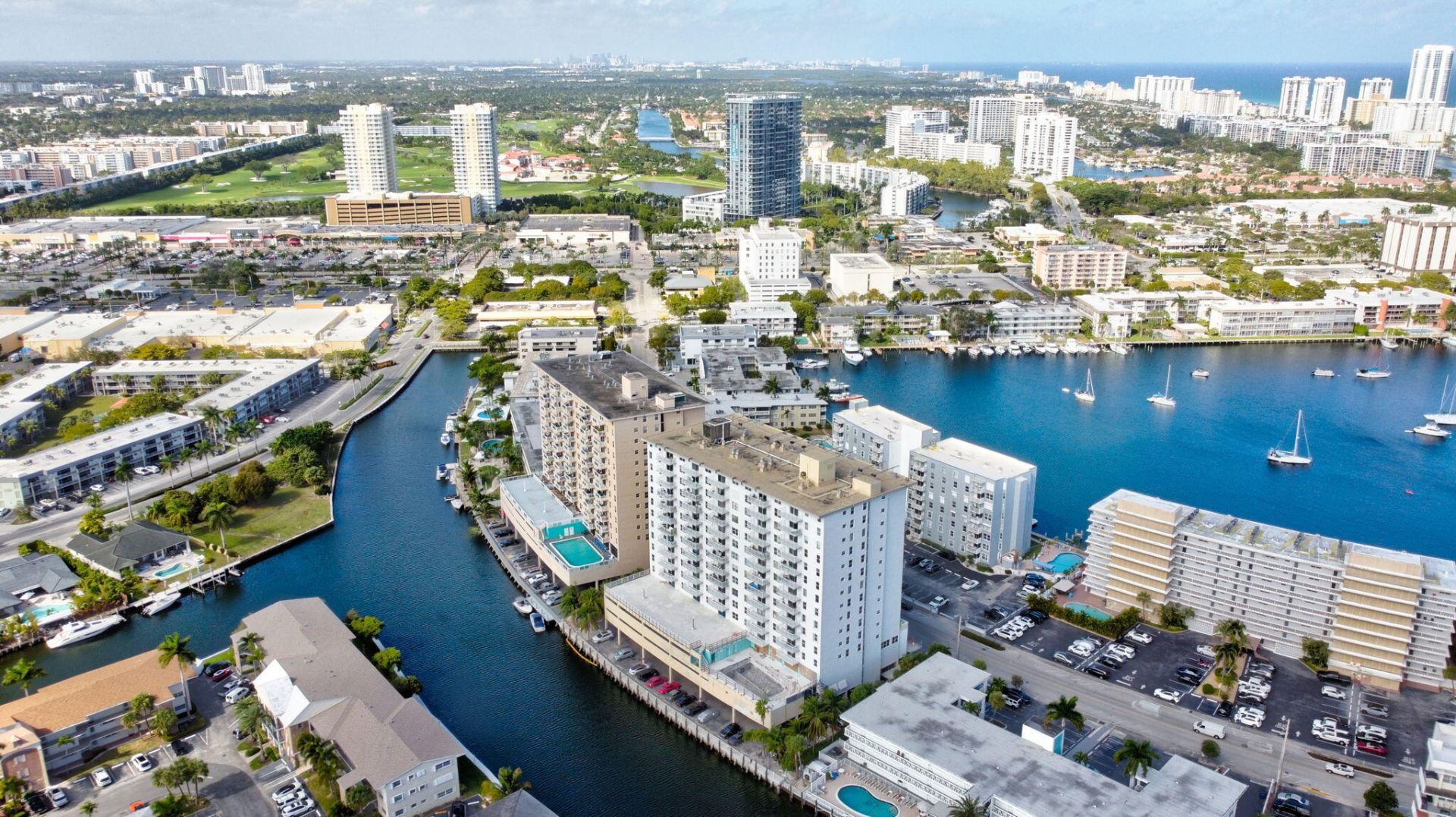 427 Golden Isles Drive, Unit 5j, Hallandale Beach, FL 33009 Photo