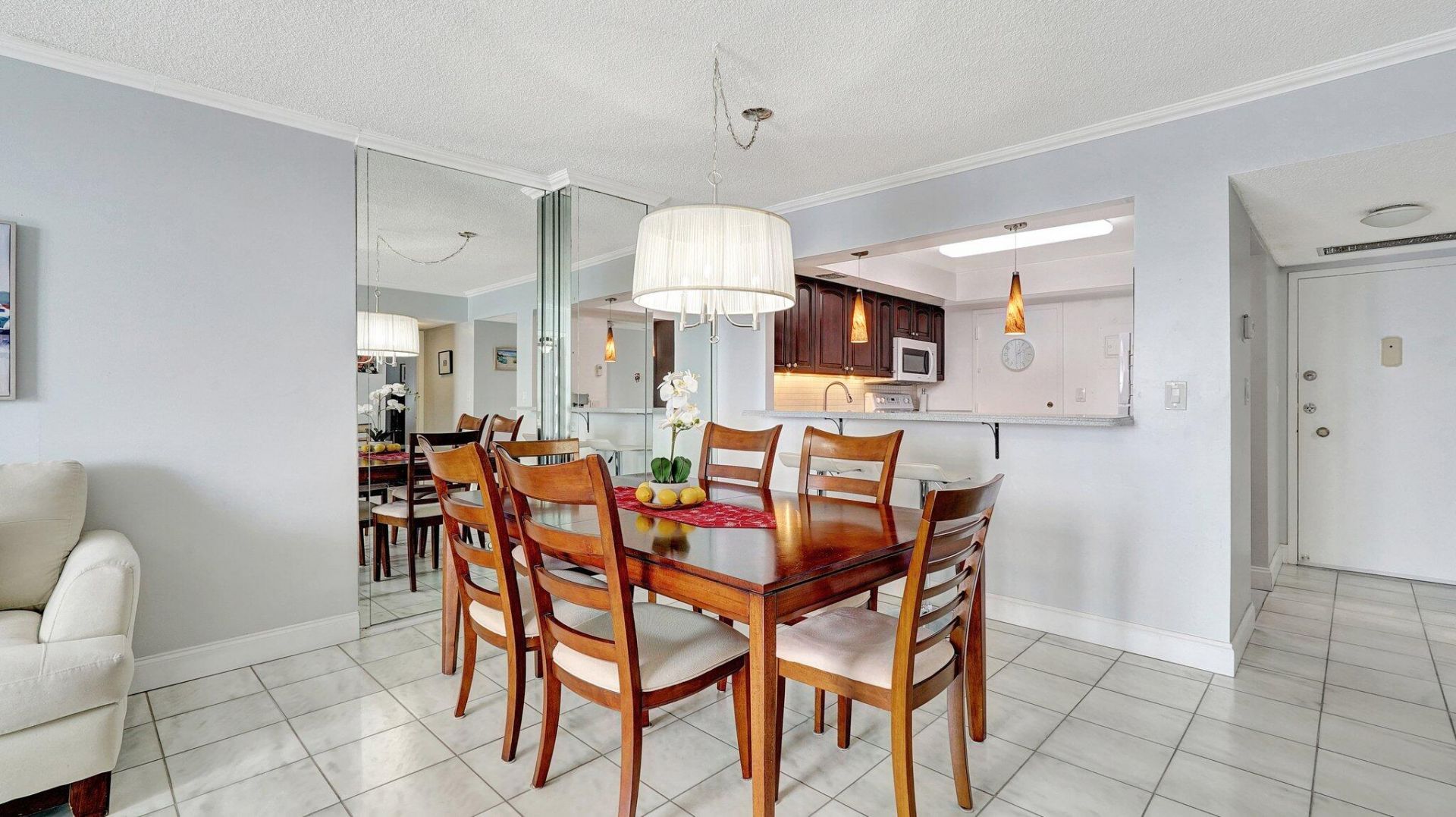 427 Golden Isles Drive, Unit 5j, Hallandale Beach, FL 33009 Photo