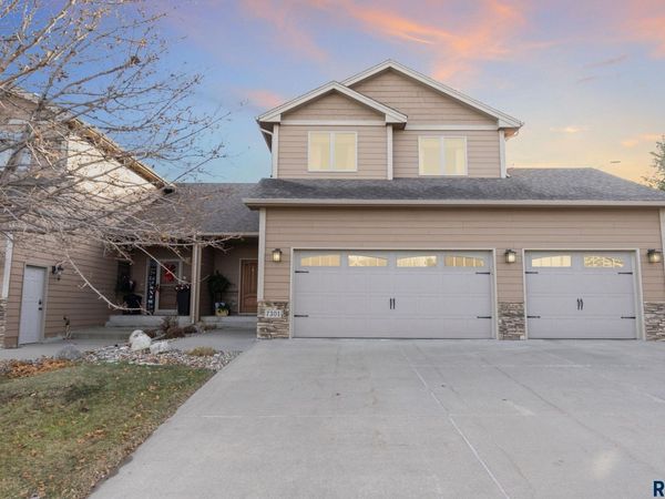7301 S Grand Arbor Ct, Sioux Falls, SD 57108