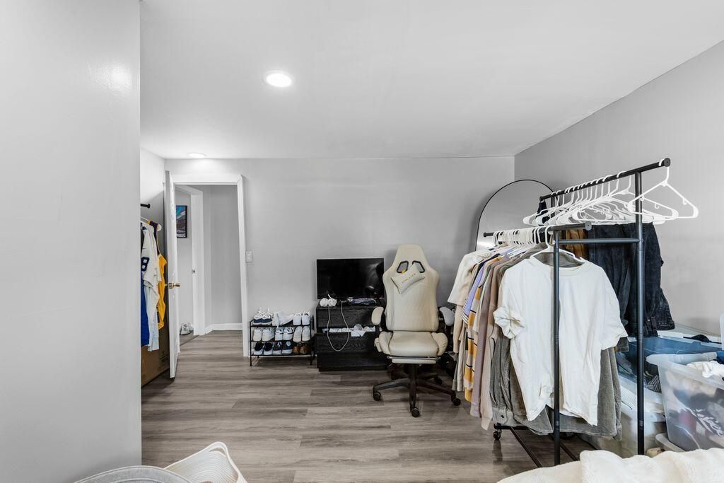 1921 Ferguson Road Photo 22