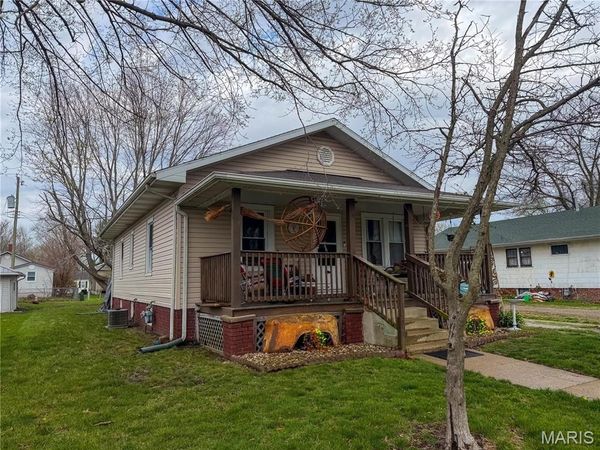 818 S State Street, Litchfield, IL 62056