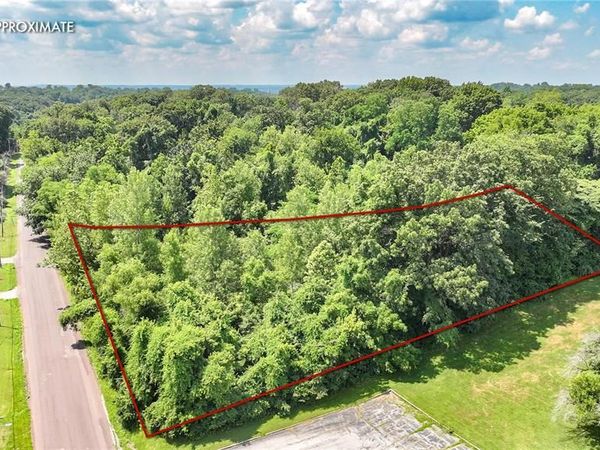 2200 Henry Street , Alton, IL 62002