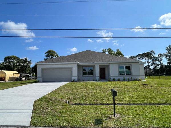2133 SE Flanders Rd , Port St. Lucie, FL 34952