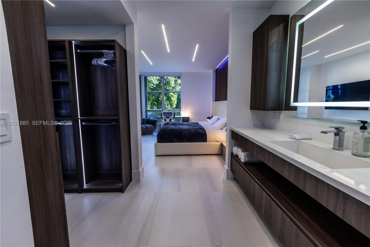 3600 Mystic Pointe Dr, Unit 114, Aventura, FL 33180 Photo