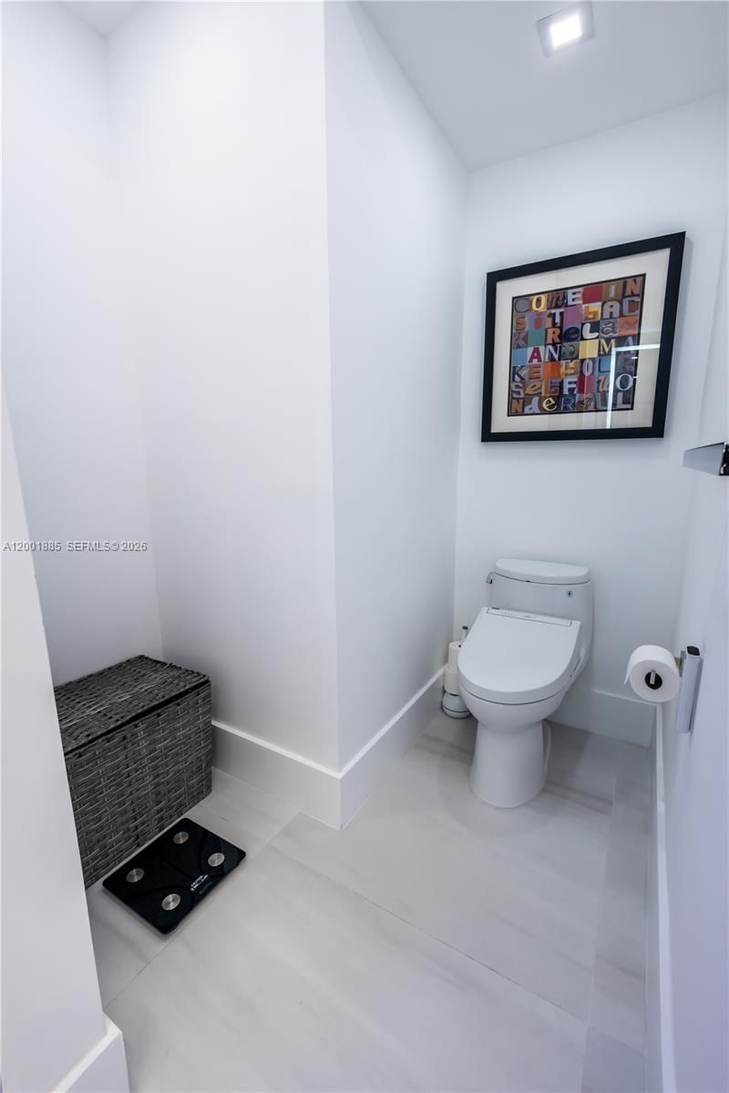 3600 Mystic Pointe Dr, Unit 114, Aventura, FL 33180 Photo