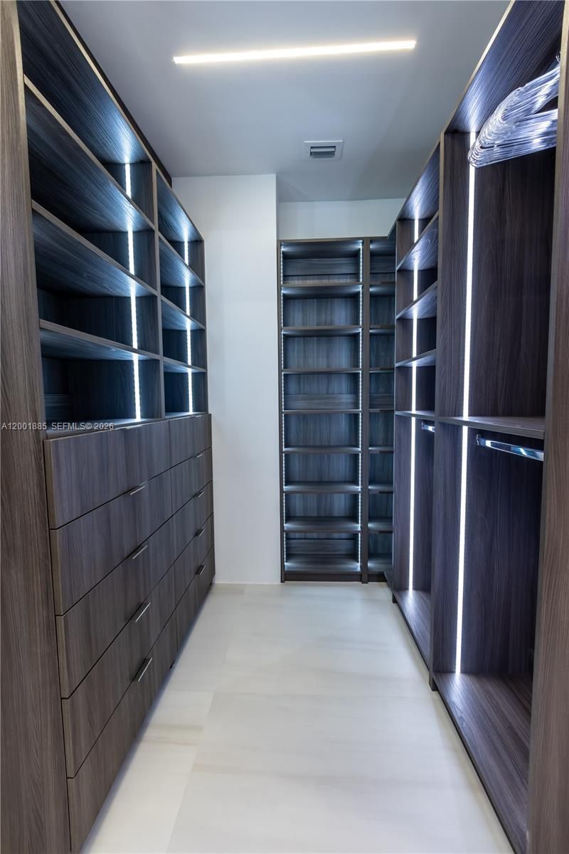 3600 Mystic Pointe Dr, Unit 114, Aventura, FL 33180 Photo