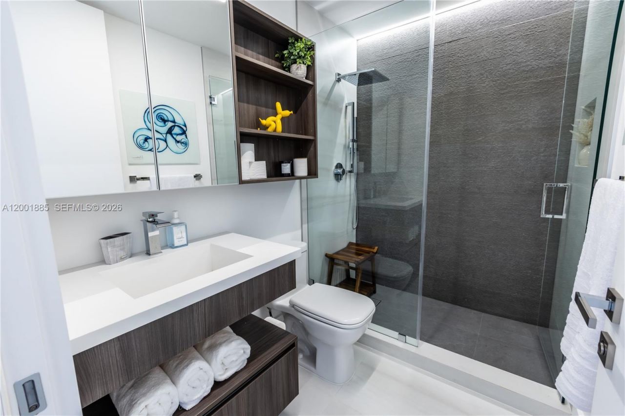 3600 Mystic Pointe Dr, Unit 114, Aventura, FL 33180 Photo