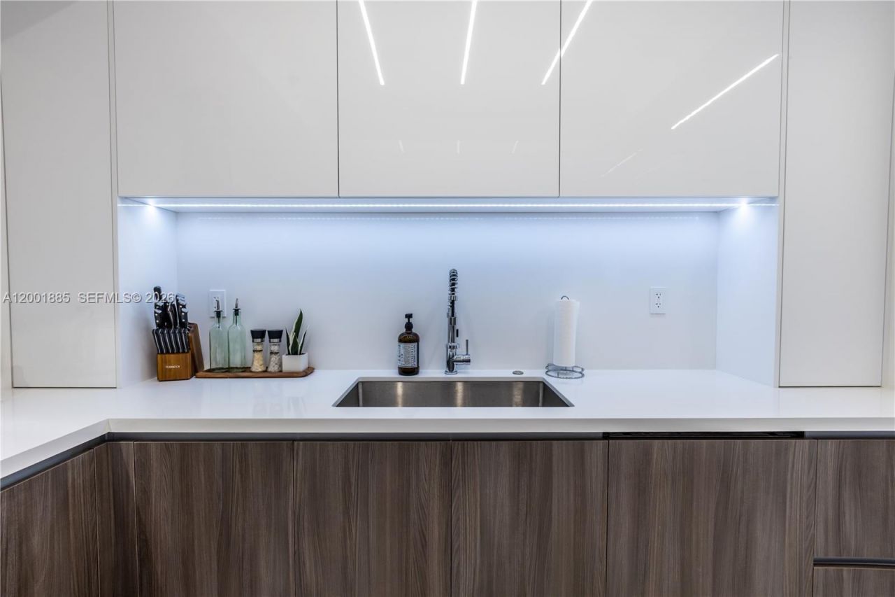 3600 Mystic Pointe Dr, Unit 114, Aventura, FL 33180 Photo