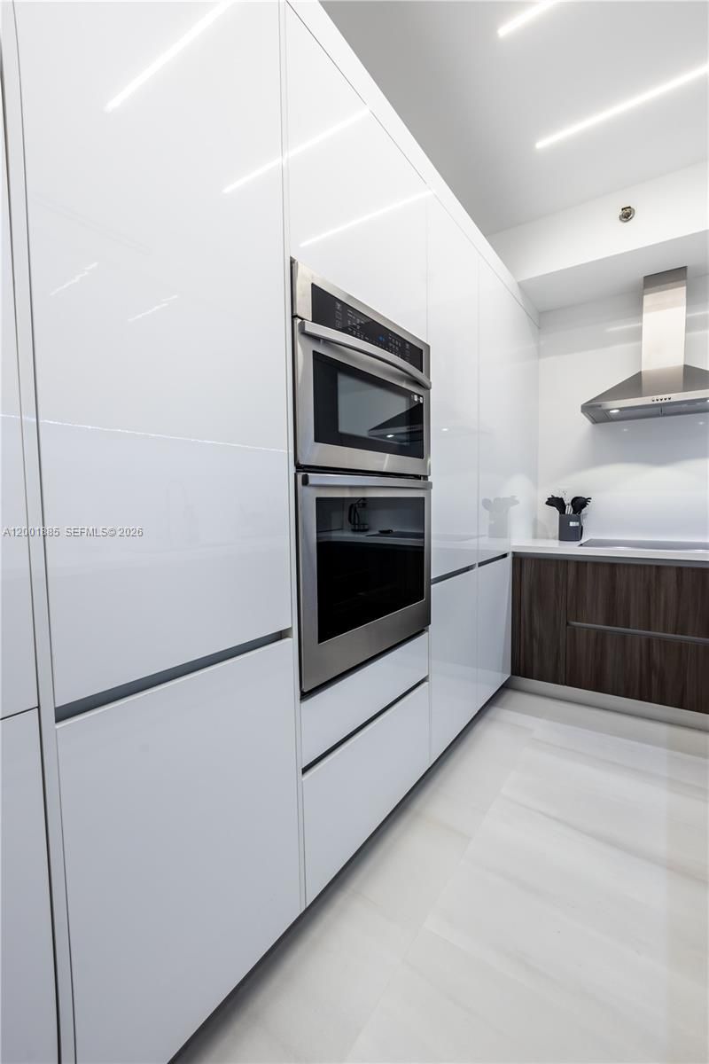 3600 Mystic Pointe Dr, Unit 114, Aventura, FL 33180 Photo