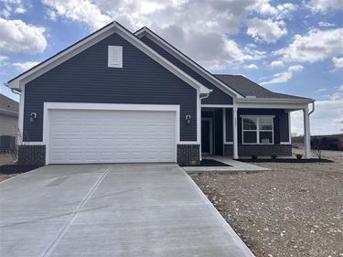 4001 Chakeres, Springfield, OH 45505