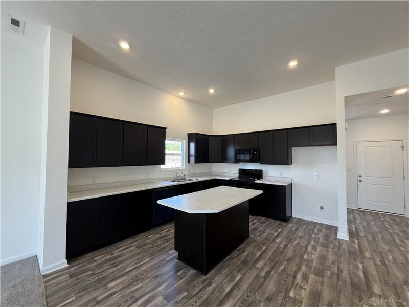 4001 Chakeres, Springfield, OH 45505 Photo 6