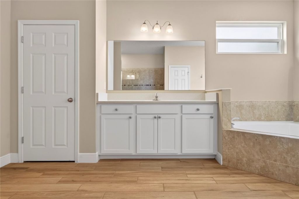 2557 Saint Lucia Circle, Vero Beach, FL 32967 Photo