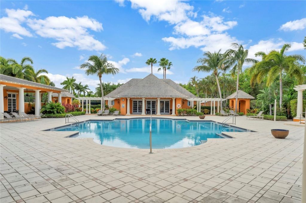 2557 Saint Lucia Circle, Vero Beach, FL 32967 Photo