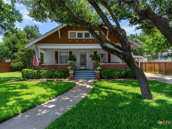810 E University Avenue , Georgetown, TX 78626