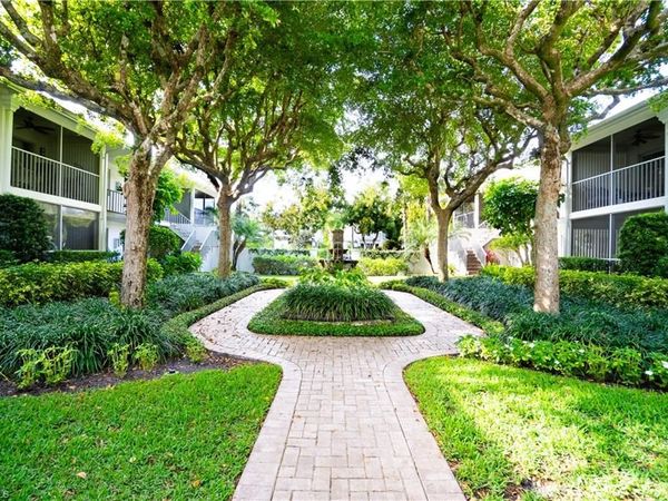 388 4th AVE S, Unit 388, NAPLES, FL 34102