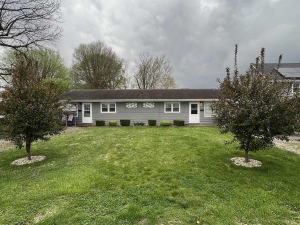 1707 PEKIN Street, Lincoln, IL 62656