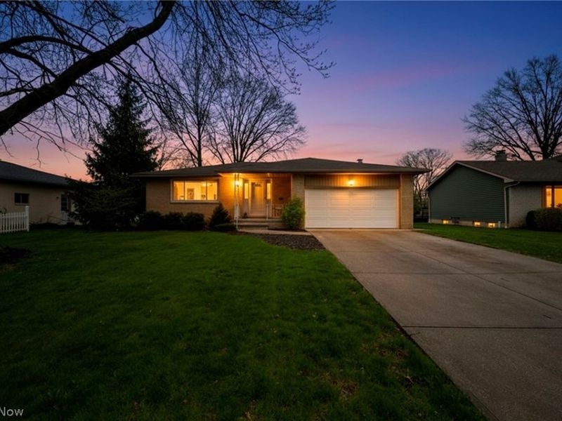 13700 Indian Creek Drive, Middleburg Heights, OH 44130 Photo 2