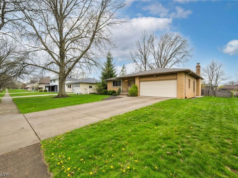 13700 Indian Creek Drive, Middleburg Heights, OH 44130 Photo 3