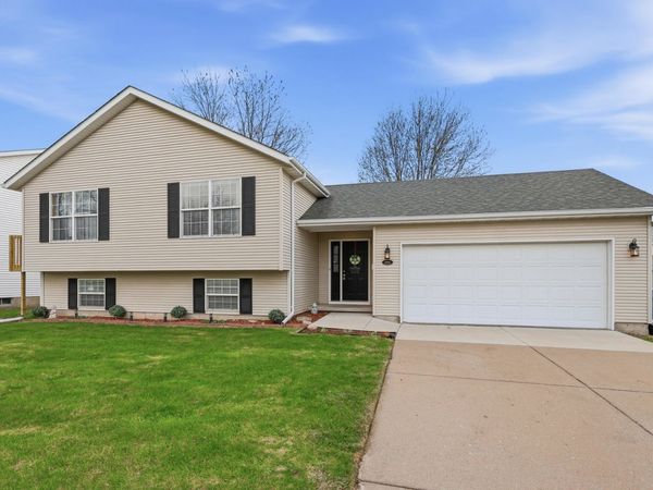 6508 Wilkes Street, Davenport, IA 52806