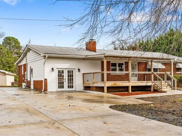 1768 Poole Town Road , Asheboro, NC 27205