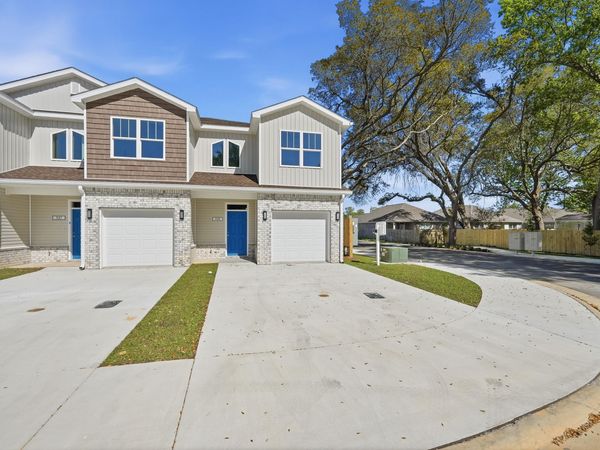 927 Kenzie Lane, Fort Walton Beach, FL 32547