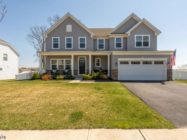 15 Esposito Ln, Roxbury, NJ 07850