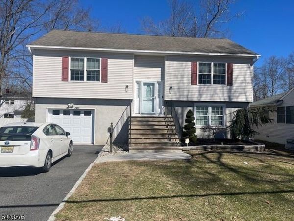 206 Atlantic Dr, Parsippany-Troy Hills, NJ 07054