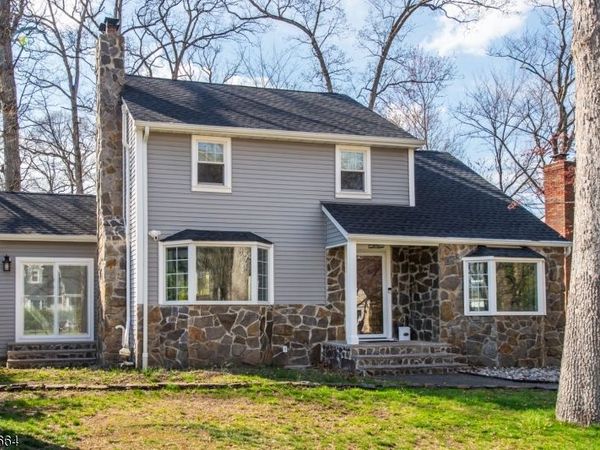 91 Beechwood Dr, Wayne, NJ 07470