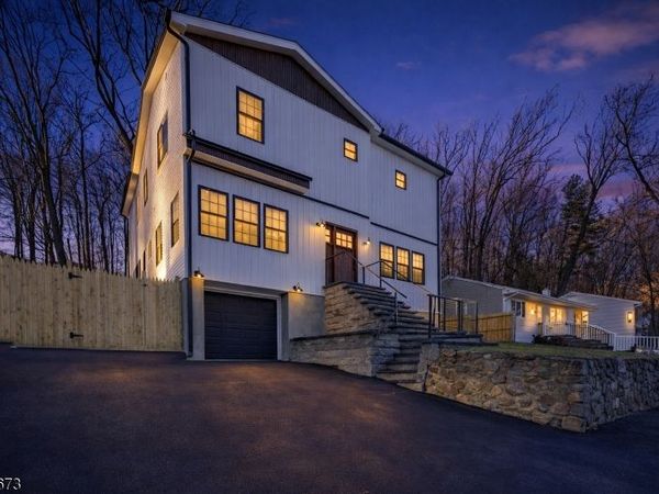 16 Valley View Dr, Rockaway, NJ 07866