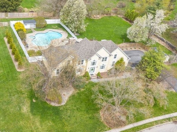 13 Wilson Way, Raritan, NJ 08551