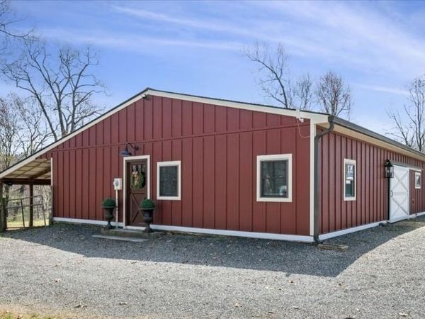 75 Farmersville Rd, Tewksbury, NJ 07830
