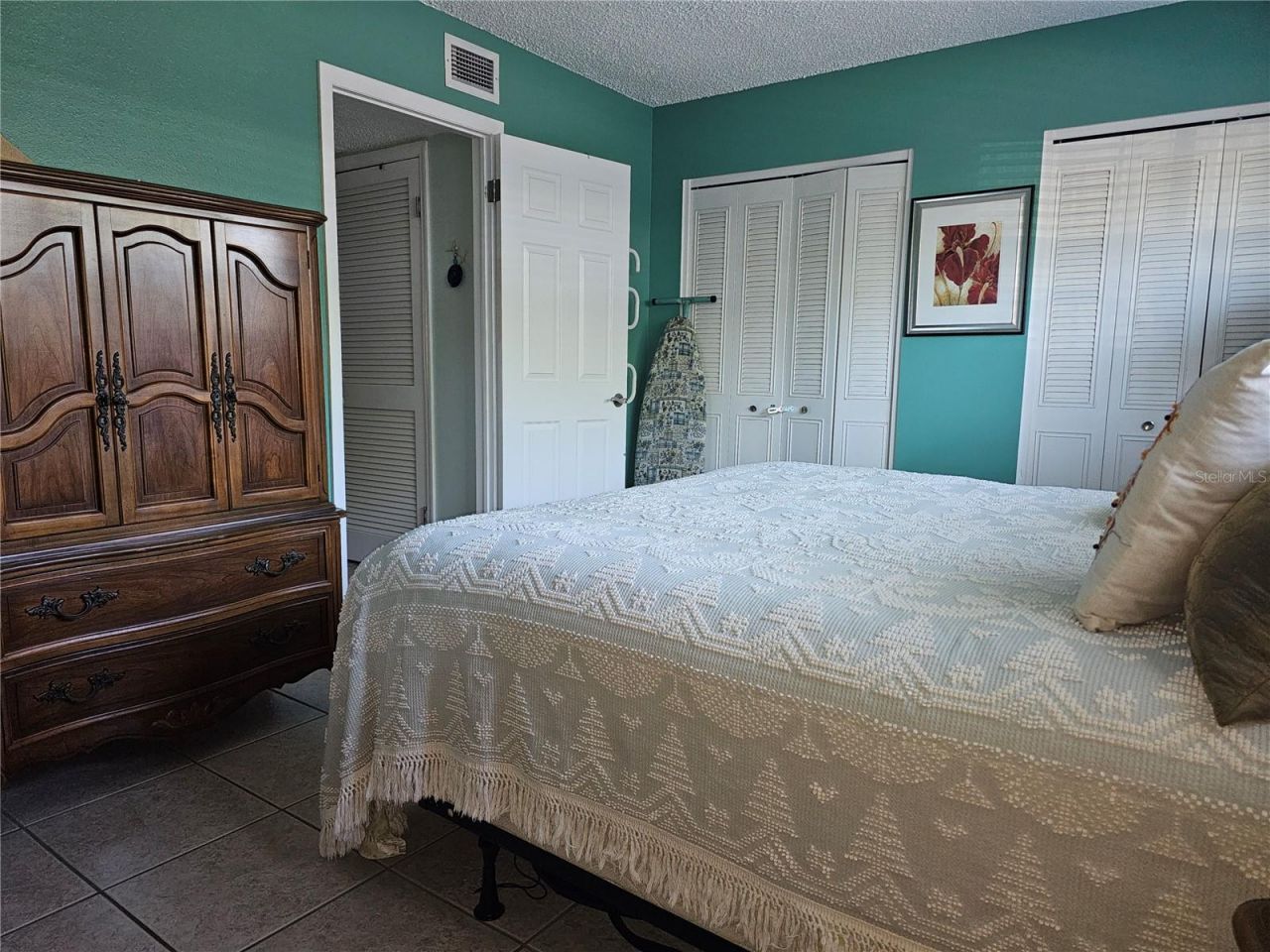 2525 W Bay Drive, Unit A13, Belleair Bluffs, FL 33770 Photo