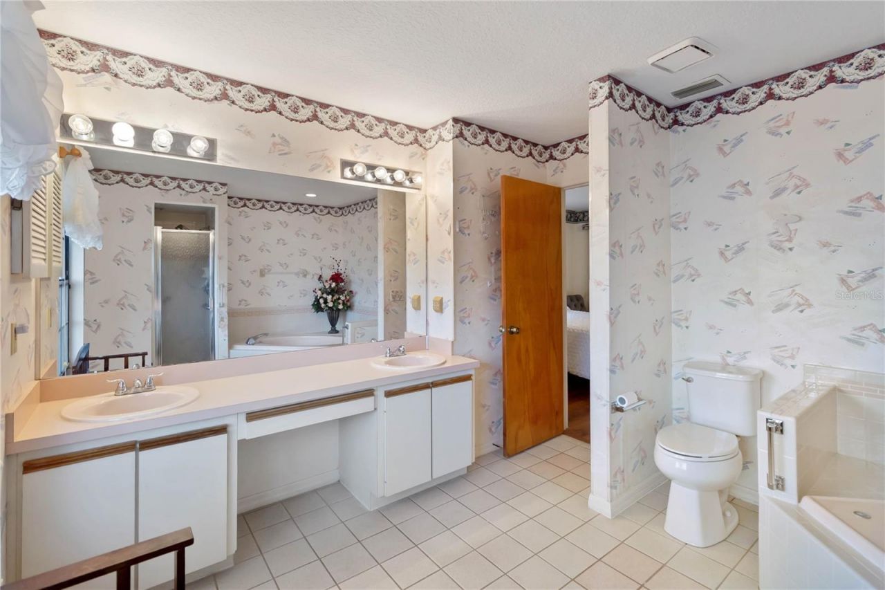 9835 Lakeshore Drive, Clermont, FL 34711 Photo