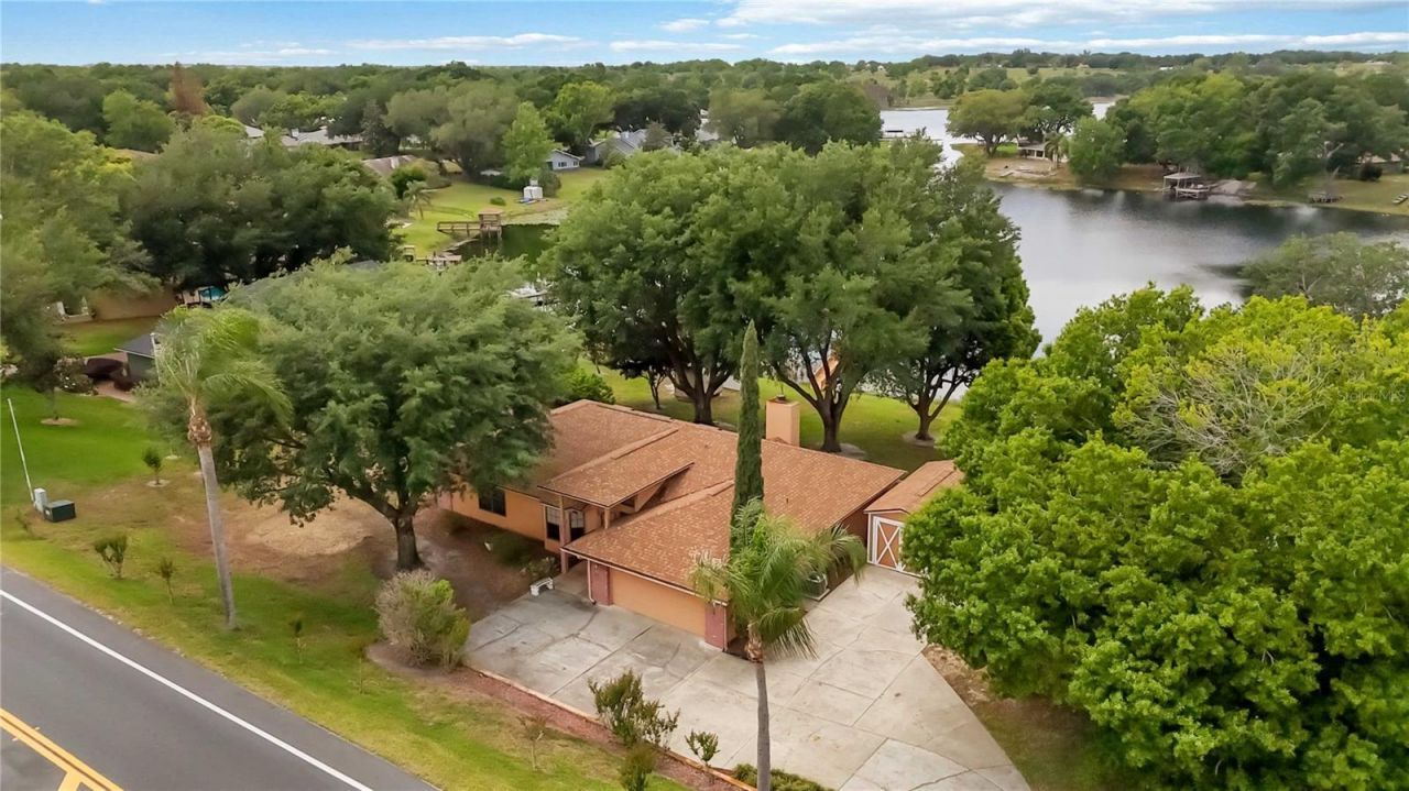 9835 Lakeshore Drive, Clermont, FL 34711 Photo