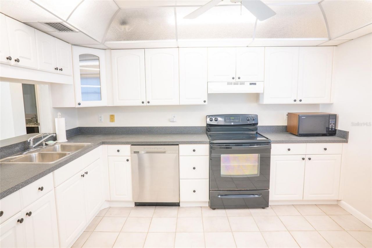 403 Gulf Way, Unit 304, Saint Pete Beach, FL 33706 Photo