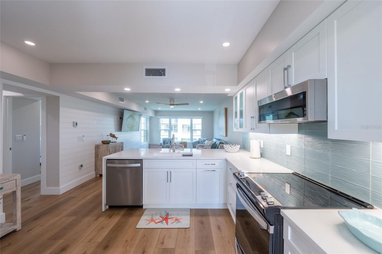 3804 Gulf Of Mexico Drive, Unit B305, Longboat Key, FL 34228 Photo