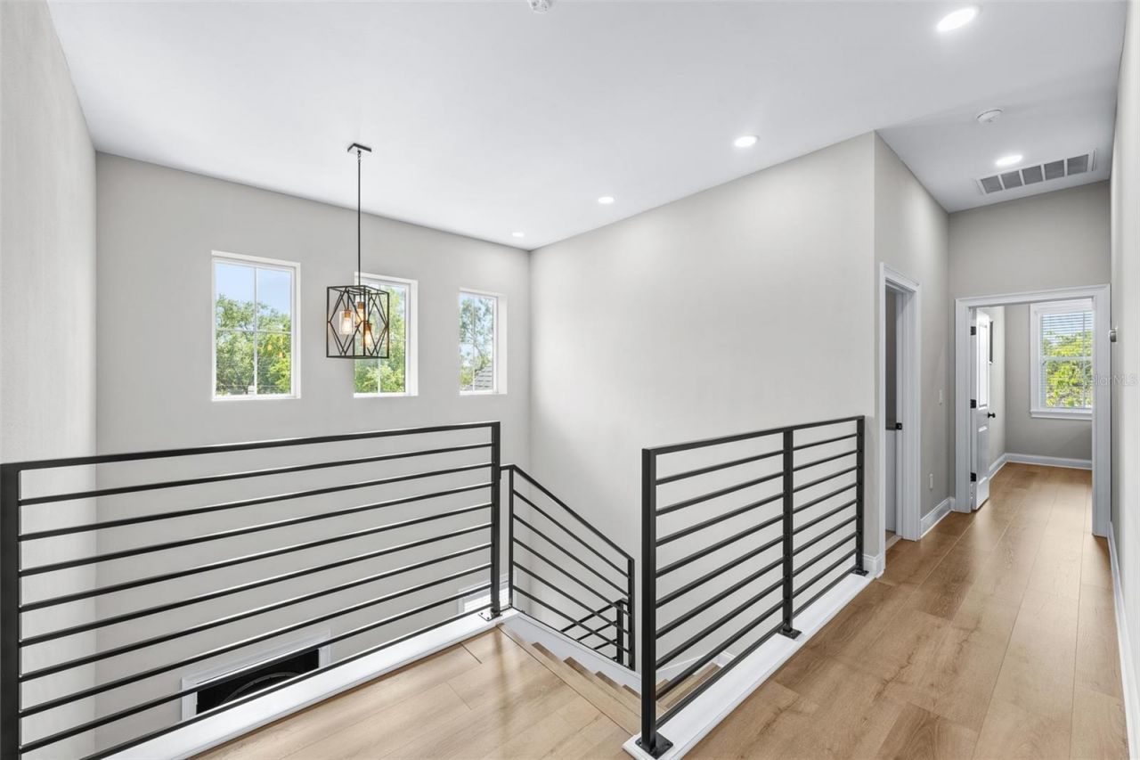 3601 W Rogers Avenue, Tampa, FL 33611 Photo