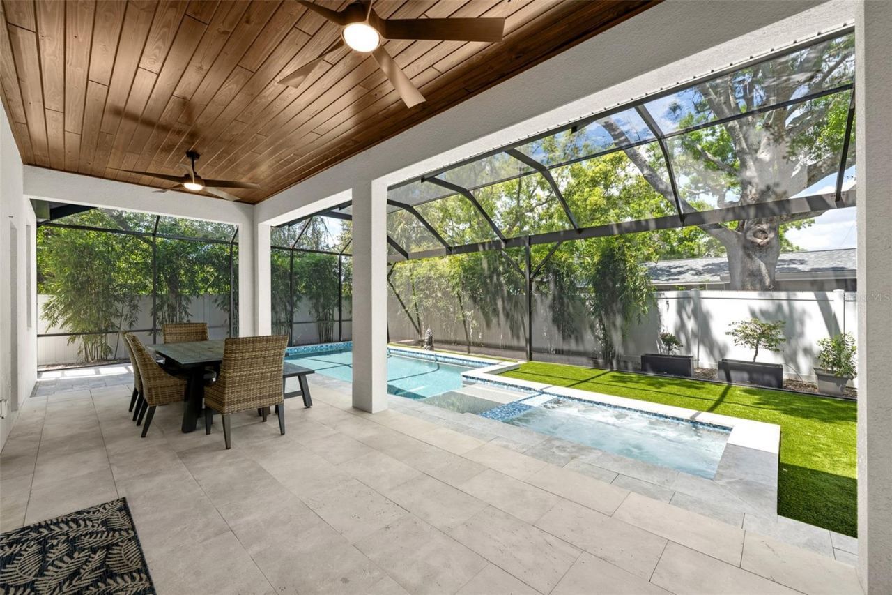 3601 W Rogers Avenue, Tampa, FL 33611 Photo