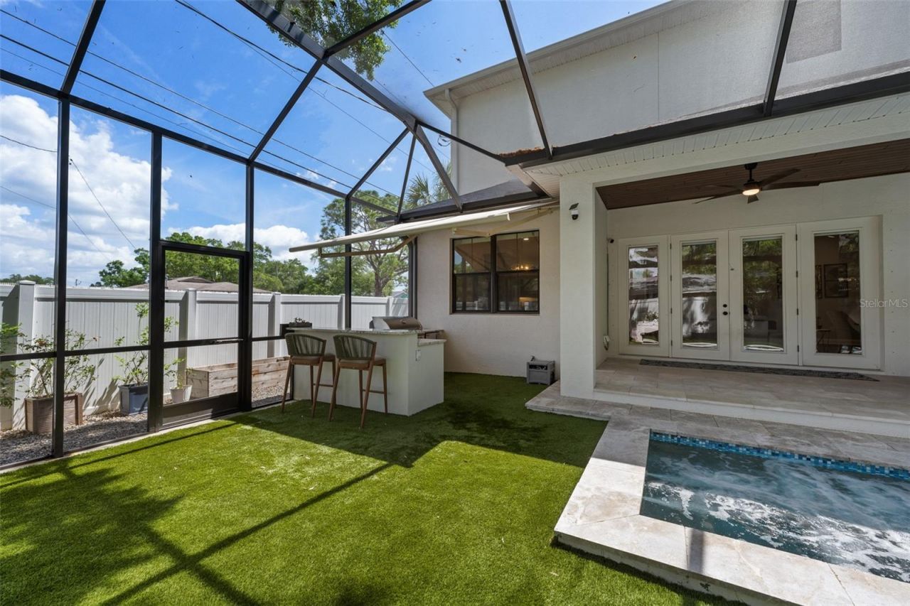 3601 W Rogers Avenue, Tampa, FL 33611 Photo