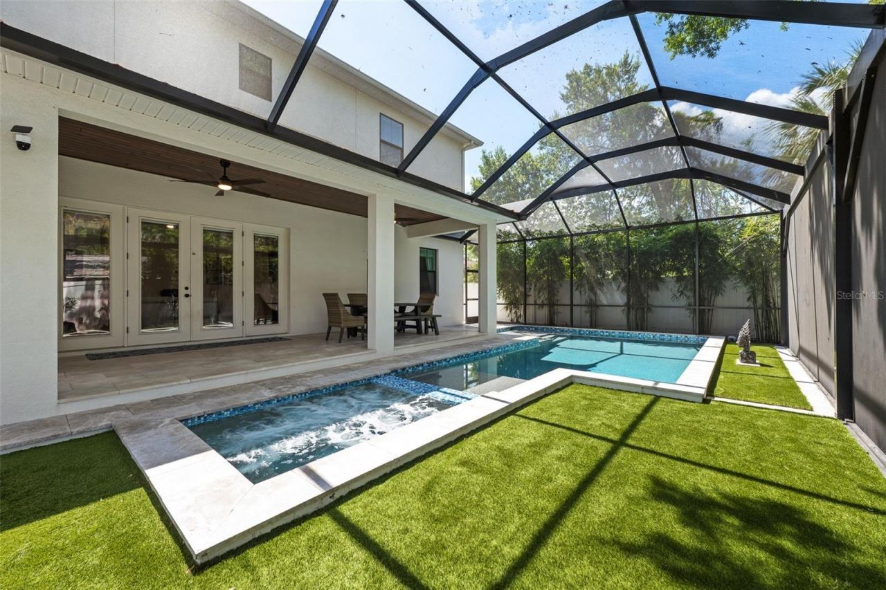 3601 W Rogers Avenue, Tampa, FL 33611 Photo