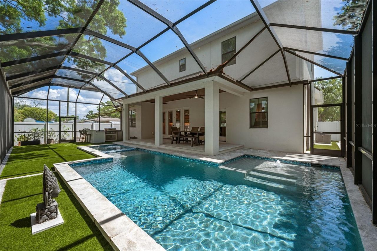 3601 W Rogers Avenue, Tampa, FL 33611 Photo