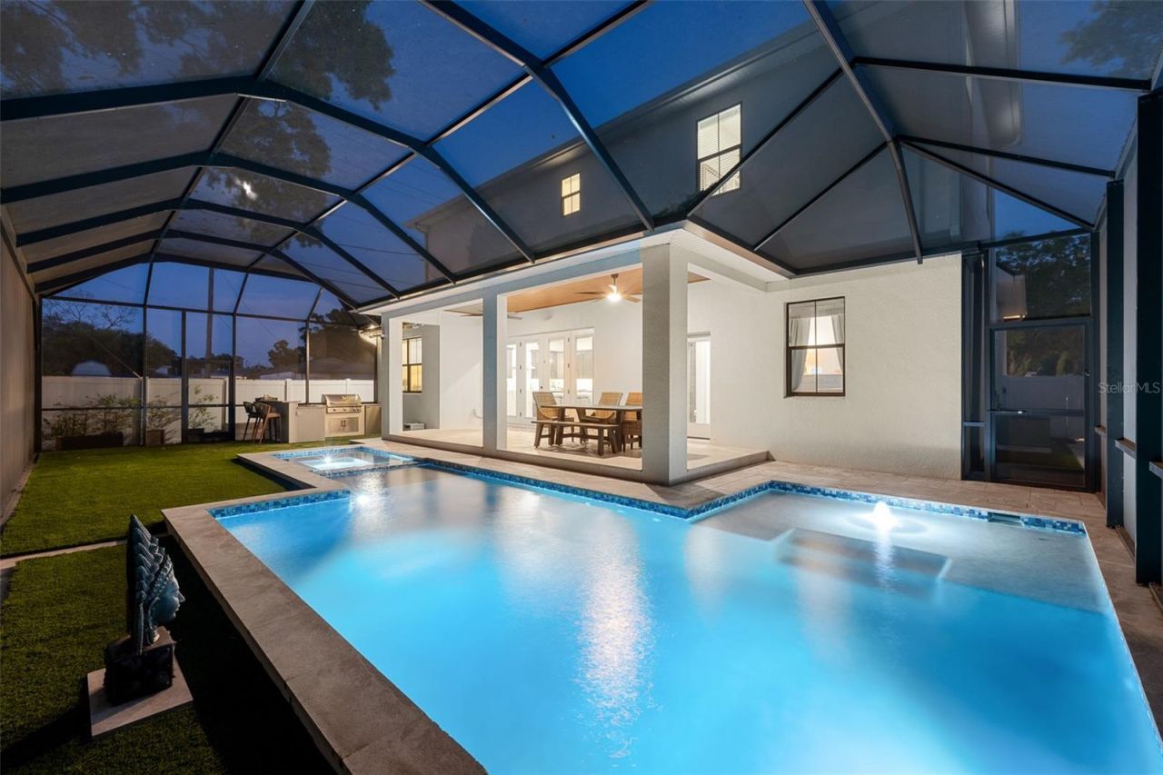 3601 W Rogers Avenue, Tampa, FL 33611 Photo