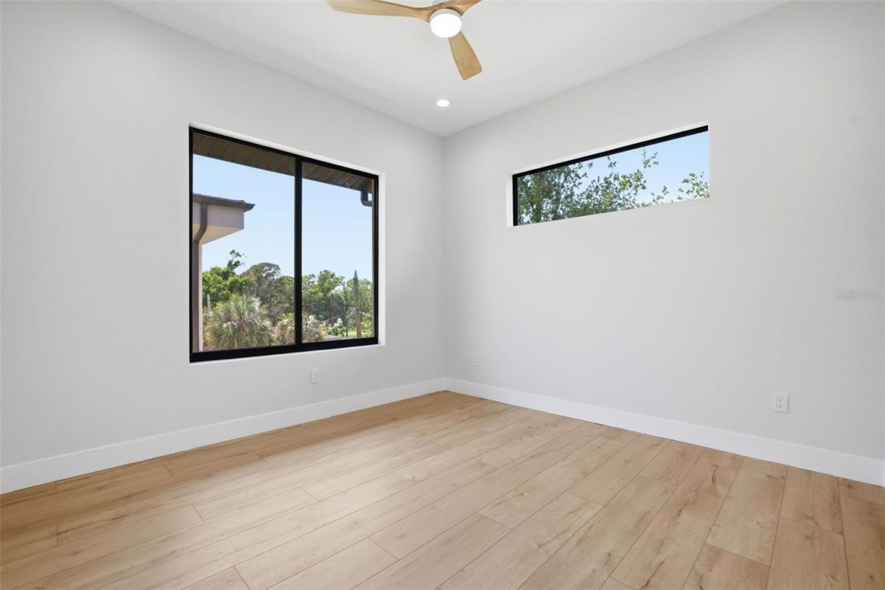 1943 Shore Acres Boulevard Ne, Saint Petersburg, FL 33703 Photo