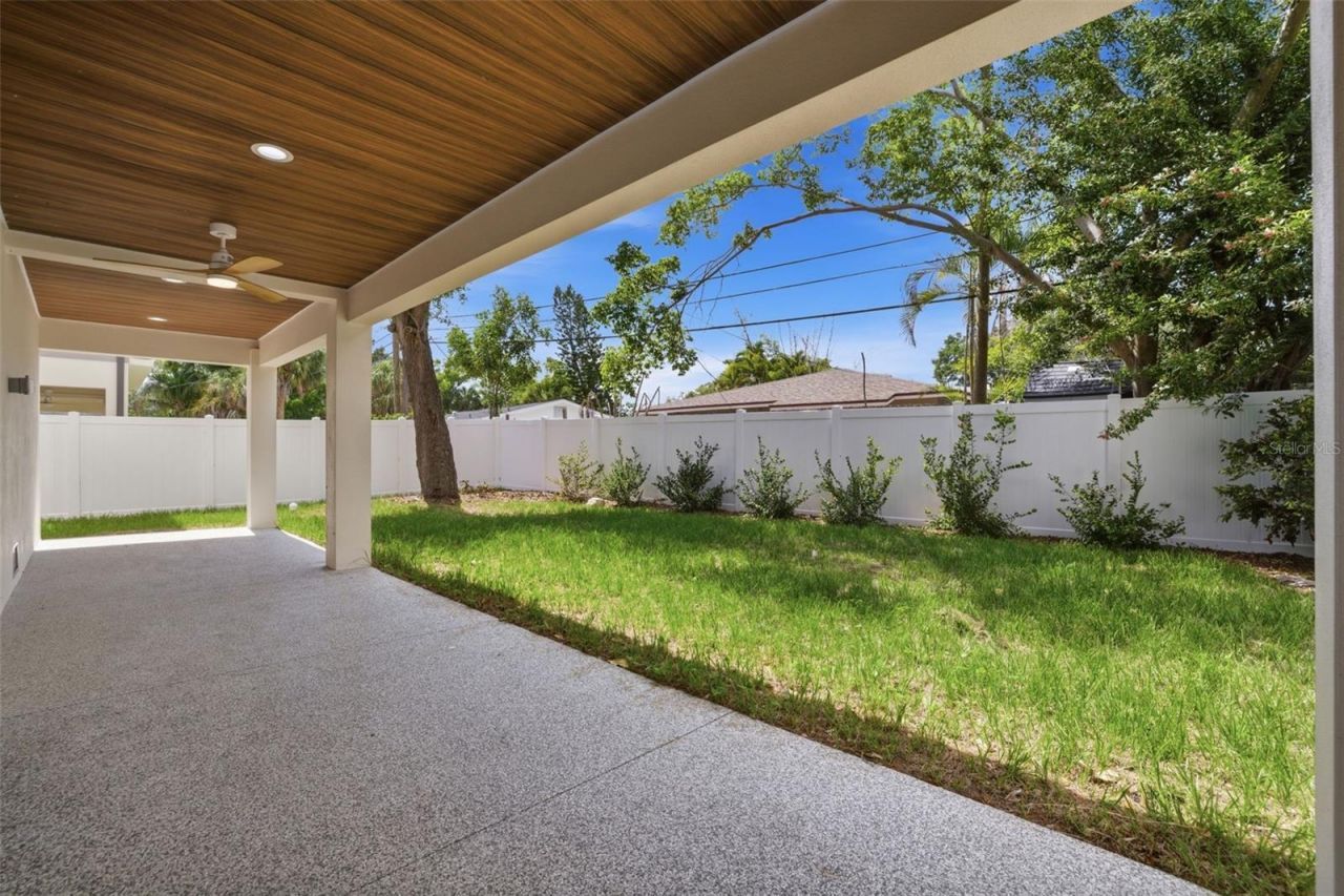1943 Shore Acres Boulevard Ne, Saint Petersburg, FL 33703 Photo