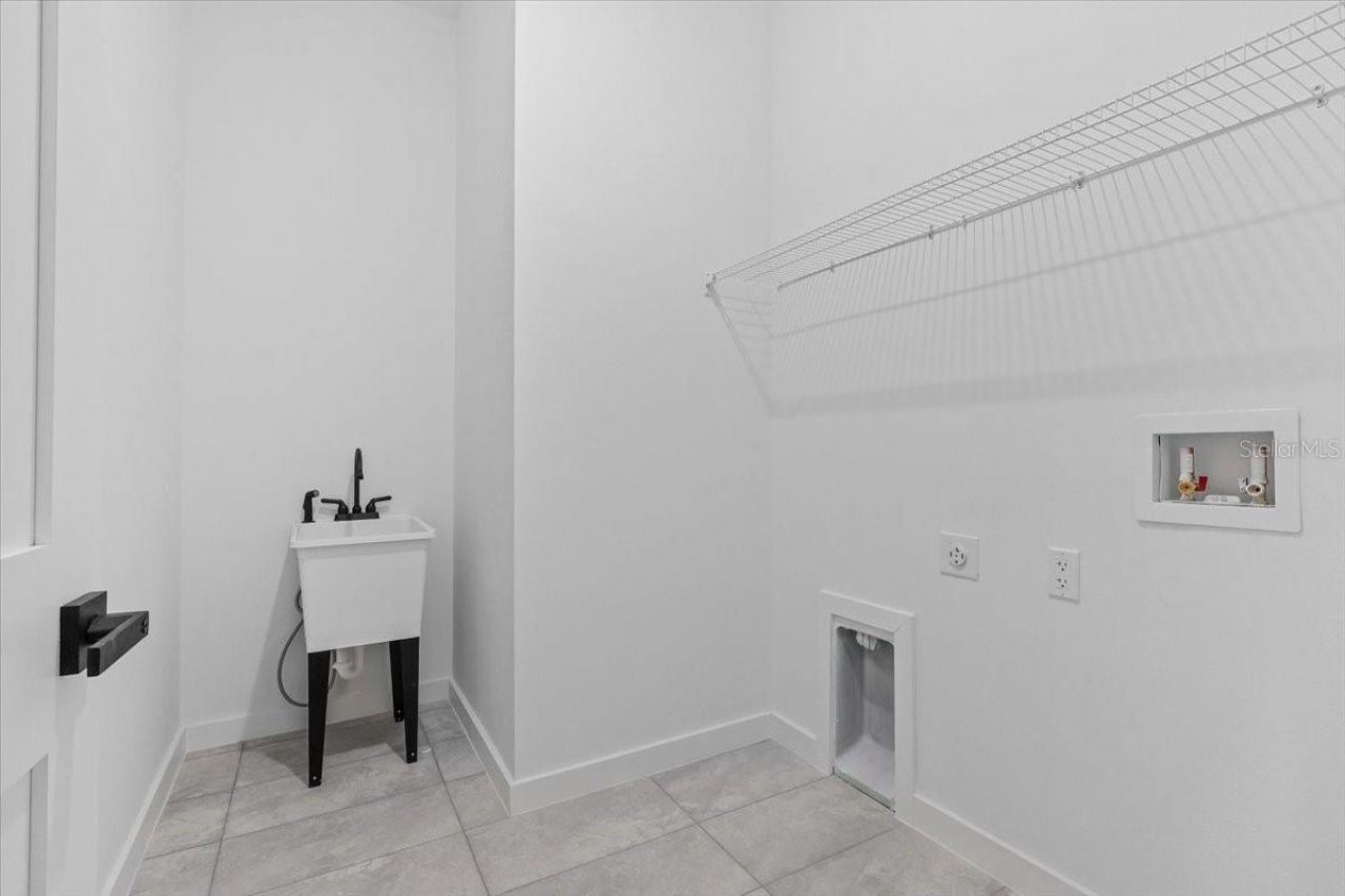 8677 N Circular Way , Citrus Springs, FL 34434 Photo