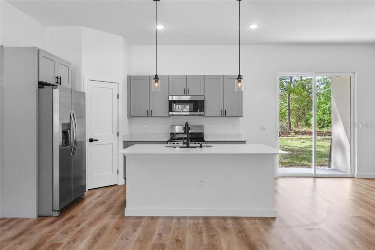 8677 N Circular Way , Citrus Springs, FL 34434 Photo