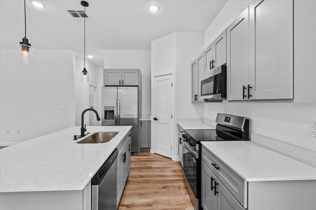 8677 N Circular Way , Citrus Springs, FL 34434 Photo