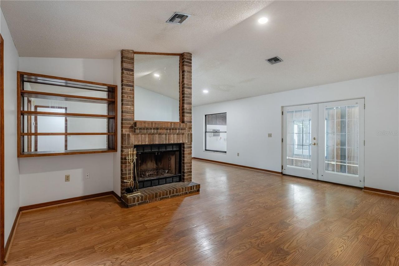 2681 Washington Avenue, Unit 18, Eustis, FL 32726 Photo