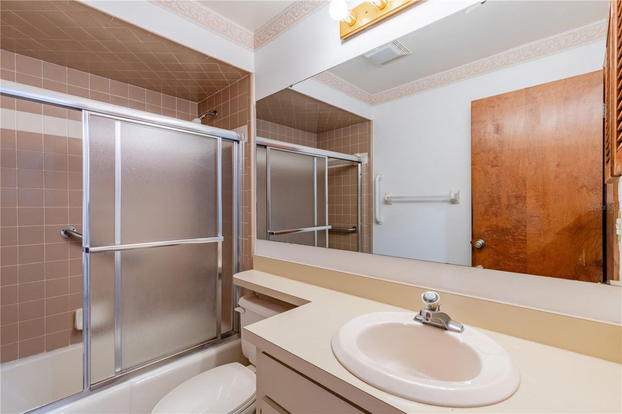 2681 Washington Avenue, Unit 18, Eustis, FL 32726 Photo